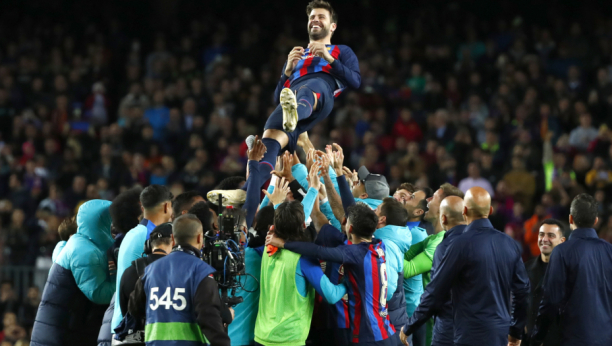 "NOU KAMP" ISPRATIO PIKEA U PENZIJU Barselona slavila, Španac odigrao poslednji meč u karijeri
