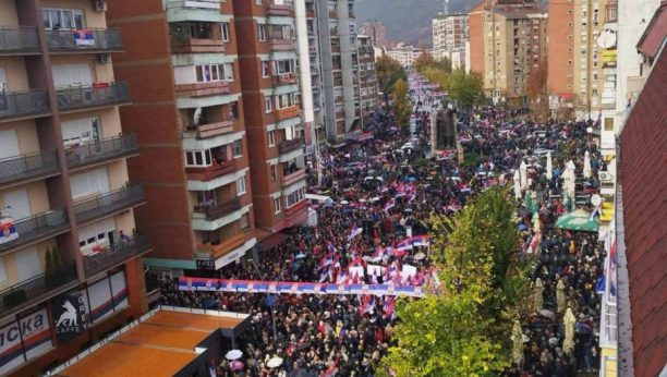 OVO JE SRBIJA U Kosovskoj Mitrovici završen najveći narodni skup održan na Kosovu i Metohiji (FOTO)