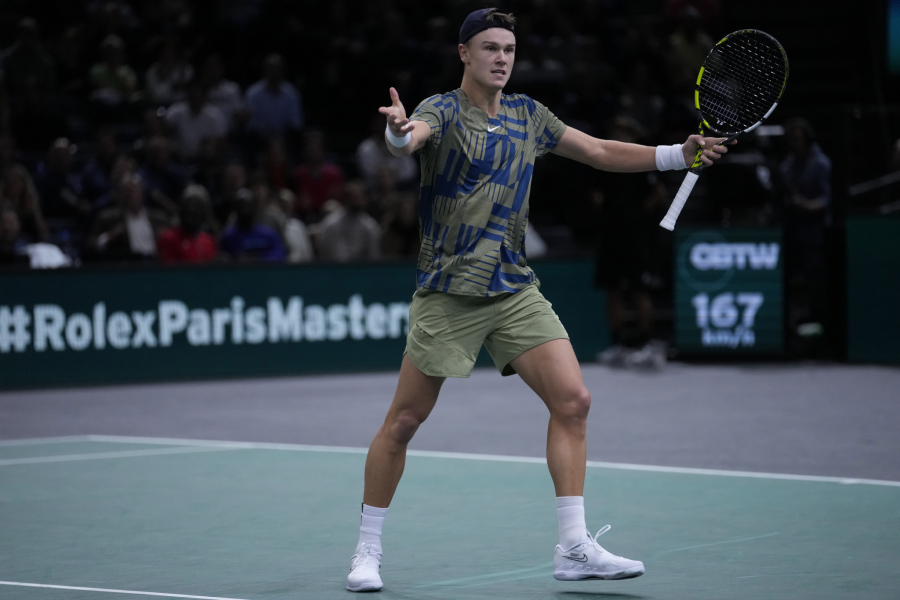 UČENIK POBEDIO UČITELJA Buduća zvezda svetskog tenisa, Holger Rune,  preokrenuo meč protiv Novaka i osvojio Pariz, svoju prvu masters titulu