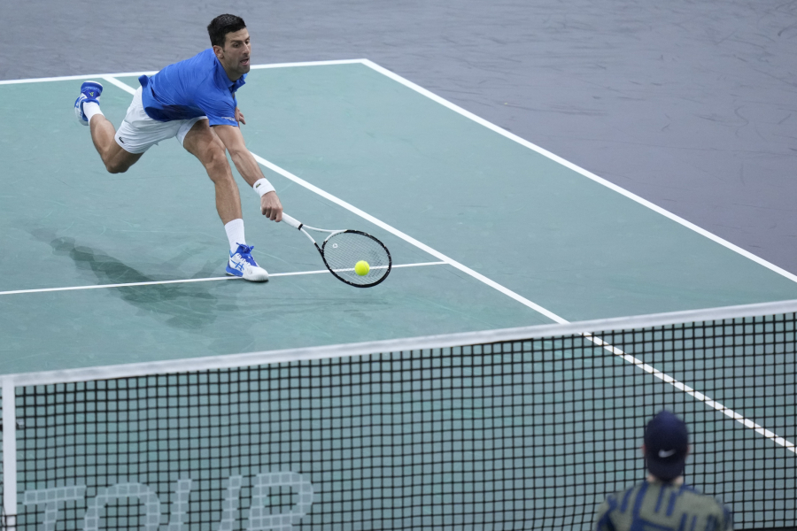 UČENIK POBEDIO UČITELJA Buduća zvezda svetskog tenisa, Holger Rune,  preokrenuo meč protiv Novaka i osvojio Pariz, svoju prvu masters titulu