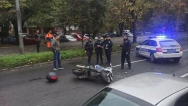DRAMA U USTANIČKOJ Oboren motociklista, sa teškim povredama prebačen u bolnicu! (FOTO)