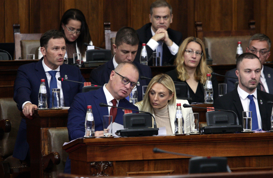 U TOKU NAJVEĆE KRIZE SRBIJA POBEĐUJE!