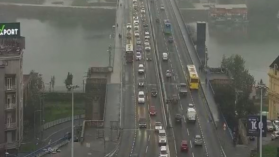 DRAMA NA BRANKOVOM MOSTU Devojka pozvala Hitnu pomoć i rekla "Skačem sa mosta"!