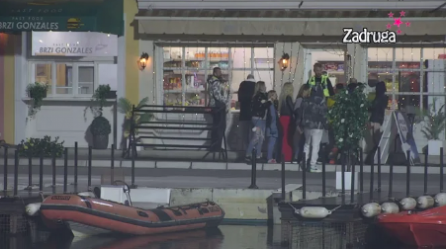 NAPALI OBEZBEĐENJE Napravili haos, pa izgubili red ispred prodavnice, ovo se neće tolerisati