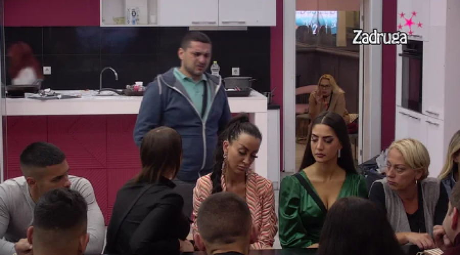 PRIHVATIĆU ŽELJKA KAO SINA Bebica se rasuo na komade kada su mu pomenuli Željka, rekao da neće više imati NN oca