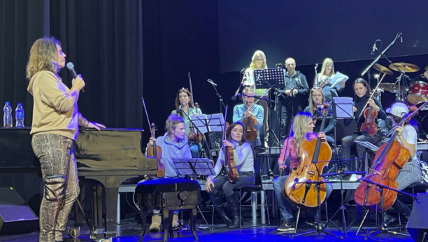 MOJA PUBLIKA TO ZASLUŽUJE! Neda Ukraden spremna za veliki koncert (FOTO/VIDEO)