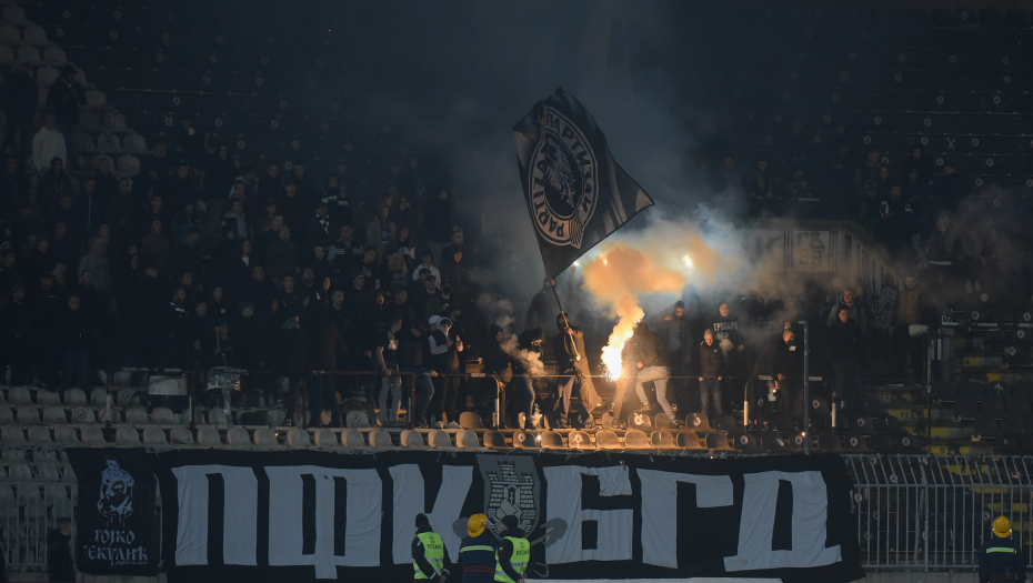 PROTEST U HUMSKOJ Navijači Partizana tražili ostavke pred okršaj sa Šerifom (FOTO)