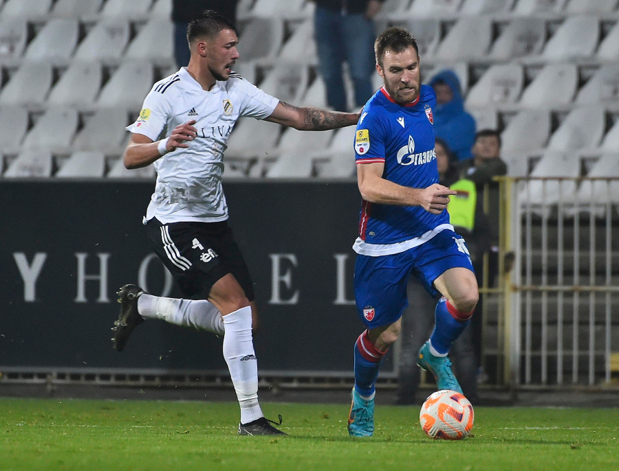 ZVEZDA SLAVILA NA BRDU Crveno-beli iskoristili debakl crno-belih i dodatno učvrstili prvo mesto pobedom nad Čukaričkim