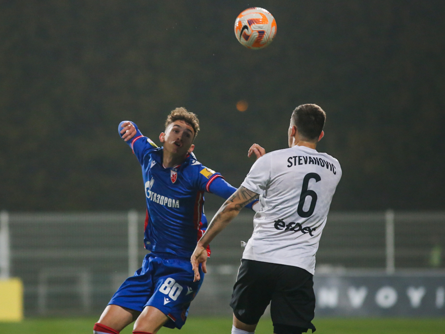 ZVEZDA SLAVILA NA BRDU Crveno-beli iskoristili debakl crno-belih i dodatno učvrstili prvo mesto pobedom nad Čukaričkim