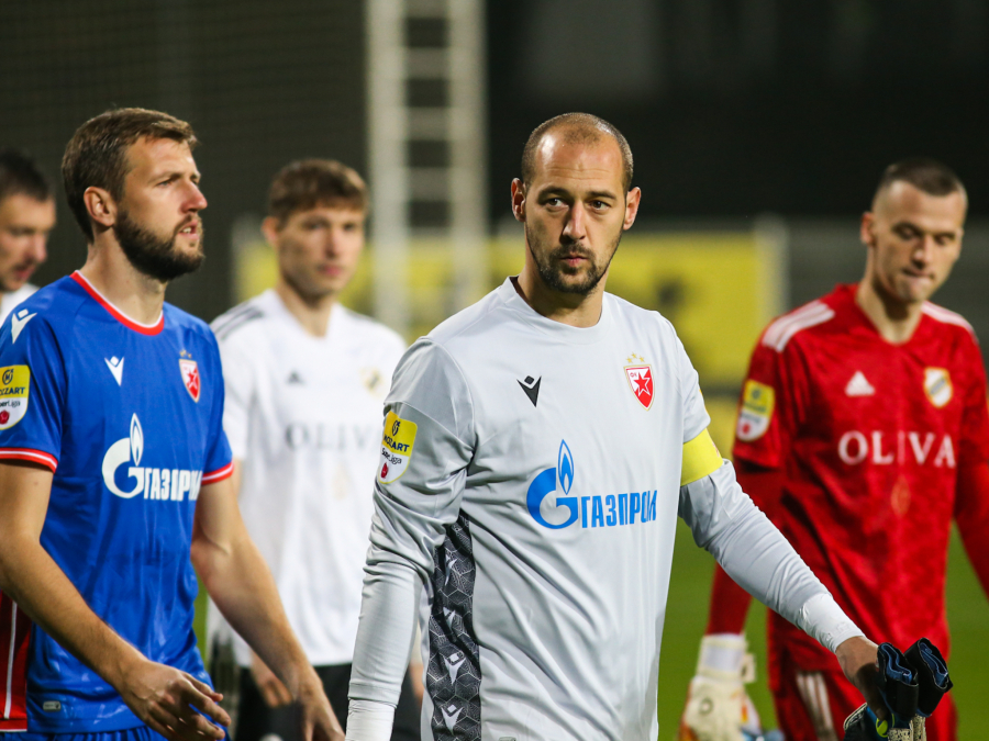 ZVEZDA SLAVILA NA BRDU Crveno-beli iskoristili debakl crno-belih i dodatno učvrstili prvo mesto pobedom nad Čukaričkim
