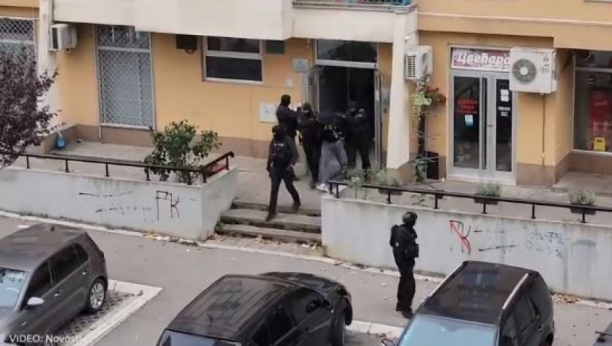 OVAKO SU PALE ZVICEROVE UBICE Pogledajte spektakularnu akciju policije u naselju Stepa Stepanović! (VIDEO)