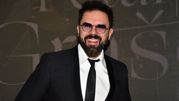 U TATINOM ZAGRLJAJU Isplivala prva fotka Petra Graša sa ćerkom (FOTO)