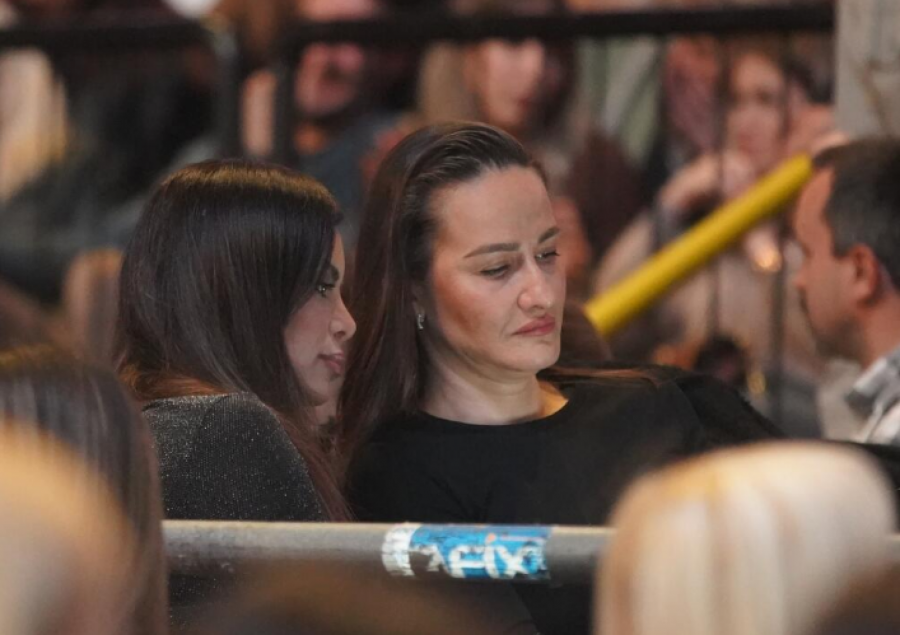 UHVAĆENA U PROVODU Nakon što se nije pojavila na pomenu supruga, Nikolina Pišek ponovo šokirala javnost (FOTO)