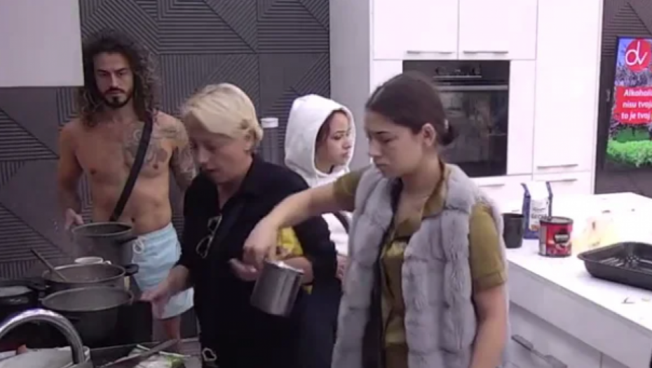 MILICA IZGORELA: Ovo je gore, nego kad se guraju za penziju