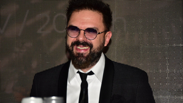 TRAŽI BRDO LOVE ZA SAMO JEDNU PESMU Koliko košta da Grašo otpeva numeru za prvi ples, za manje para ne dolazi