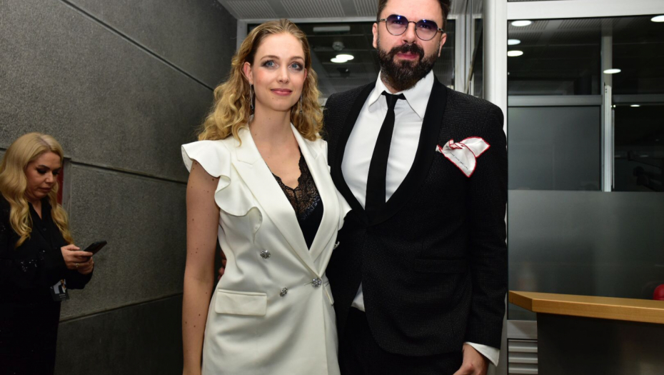 U TATINOM ZAGRLJAJU Isplivala prva fotka Petra Graša sa ćerkom (FOTO)