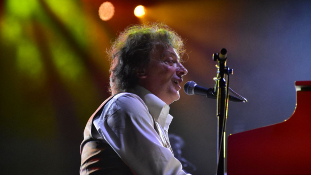 OVO JAVNOST DUGO NIJE ZNALA Otkrivena tajna najvećeg hita Olivera Dragojevića