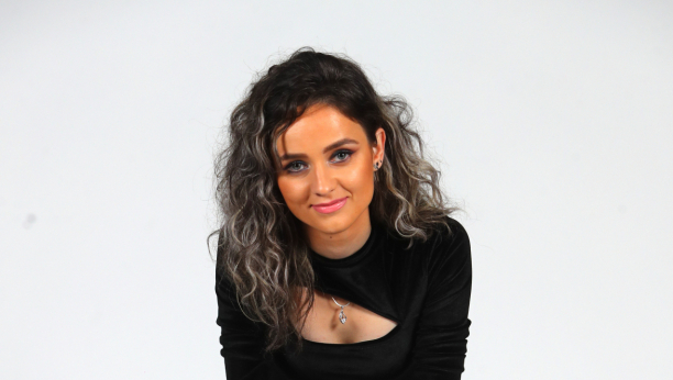 SMILJIĆEVA DEVOJKA EKSKLUZIVNO: Moj Marko nije gej! (VIDEO)