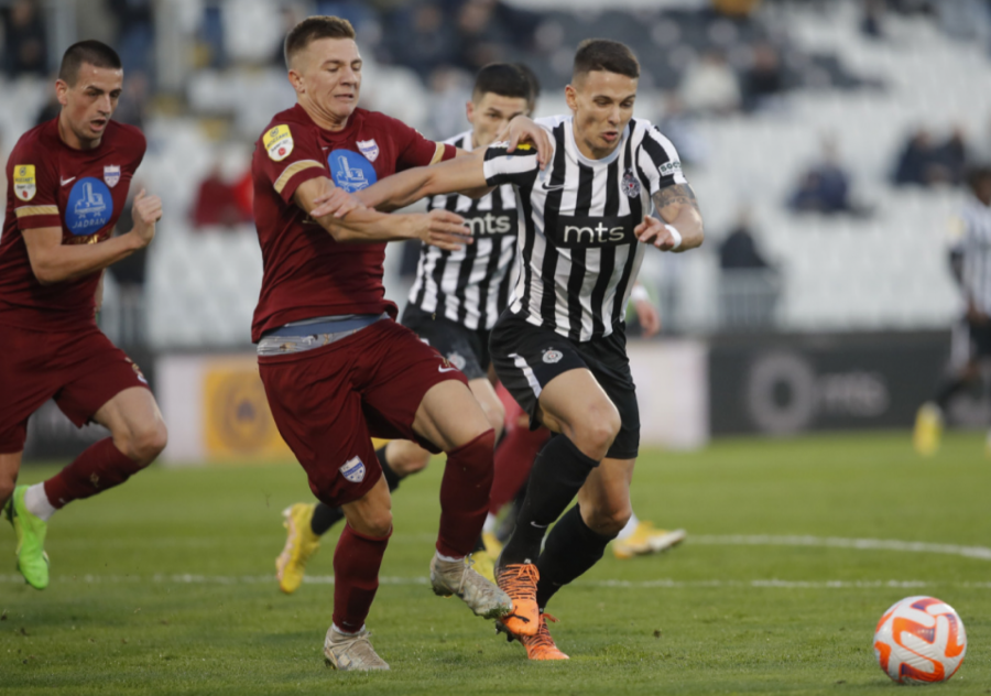 JOVIĆ SPASAO CRNO-BELE Partizan uspeo nekako da slomije otpor Pazaraca i minimalcem upiše trijumf u Humskoj
