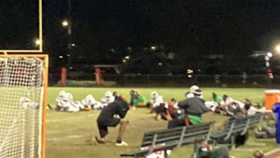 TINEJDŽERI SE SUKOBILI NA FLORIDI Jedan ubijen, dvoje povređenih na srednjoškolskoj utakmici (VIDEO)