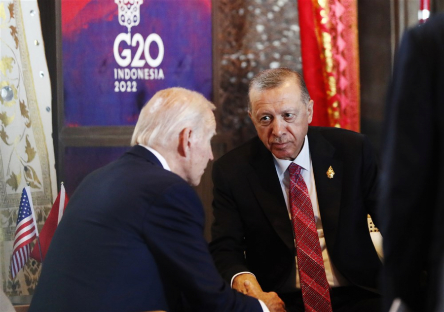 ERDOGAN NE KRIJE BES NA LICU Turski predsednik se susreo sa Bajdenom (FOTO)