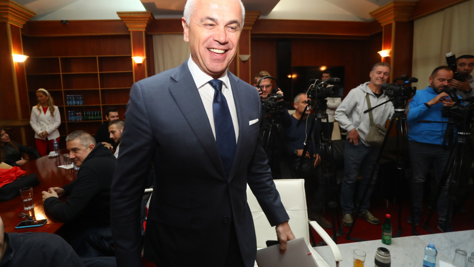 POŠTENI NALAZAČ VRATIO NOVČANIK Terzić izgubio dokumenta kada je kupovao pljeskavicu u Surdulici, a onda...