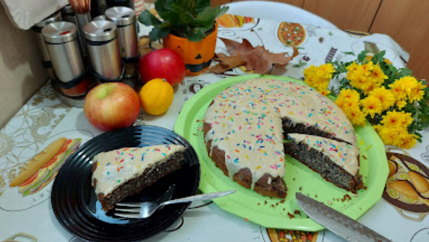 UMESTO SLATKIŠA IZ SAMOPOSLUGE Kolač sa belom čokoladom, širi miris porodične sreće