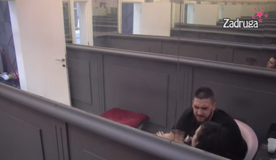 ANITA GRCA U SUZAMA! Ne može da oprosti sebi nakon vrele akcije sa Zolom, plaši je jedna stvar