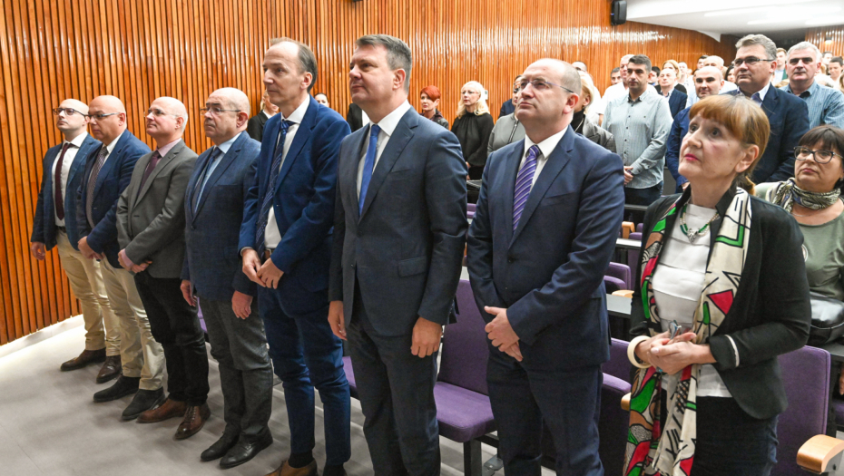 MIROVIĆ: Naredne godine ulaganje od 3 miliona evra u Кliniku za kardiohirurgiju u Sremskoj Кamenici (FOTO)