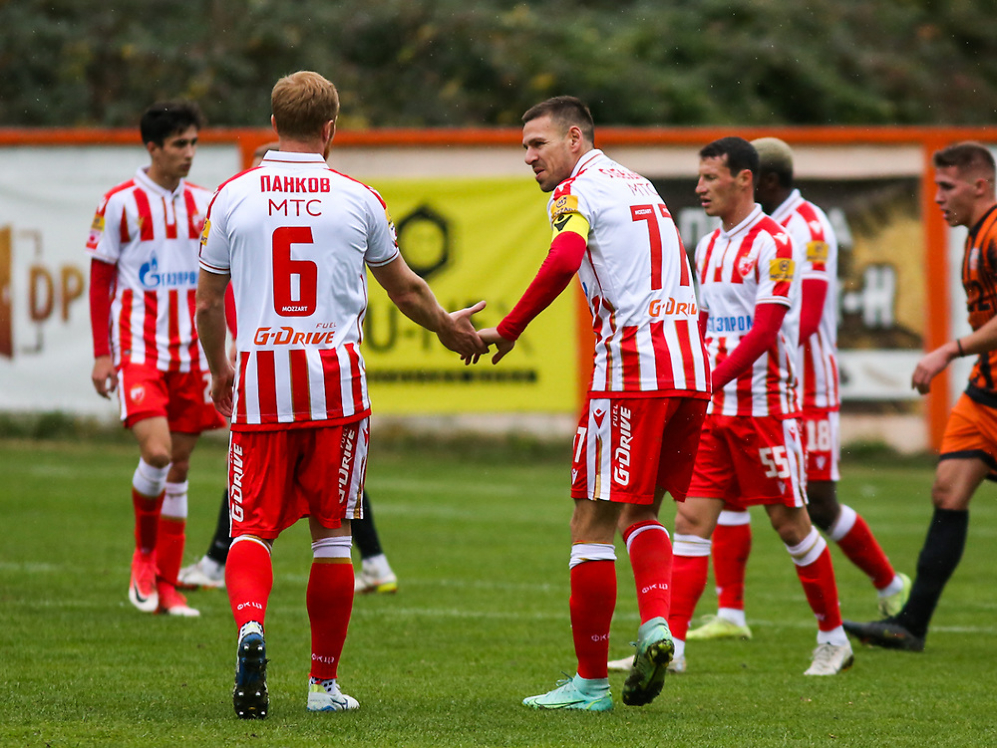 ZVEZDA UVELIČALA PROSLAVU U KRUPNJU Crveno-beli savladali Rađevac, 