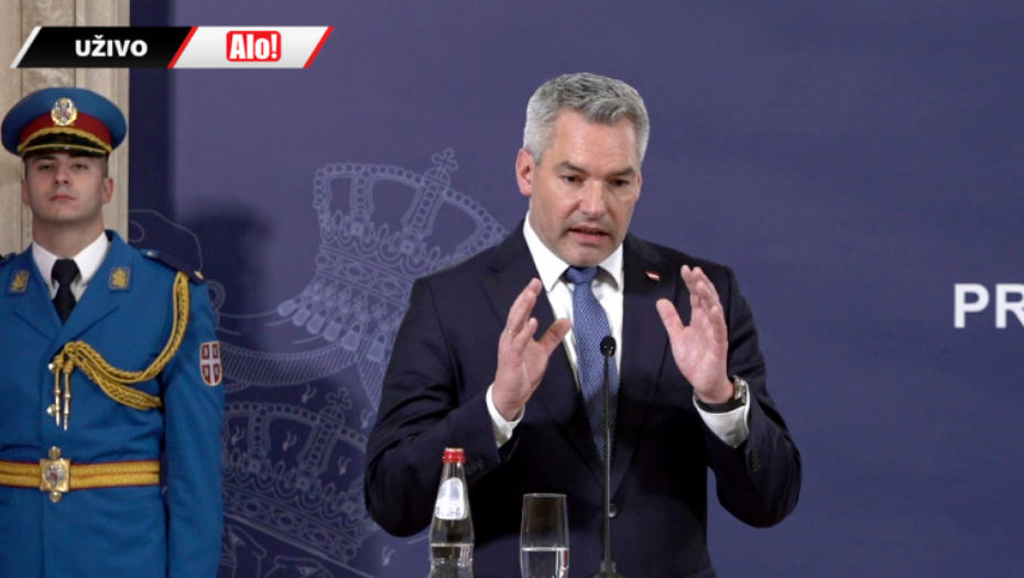 VUČIĆ ODLUČAN Uvek solidarnost sa izbeglicama, ali ne želimo da budemo parking za migrante (FOTO/VIDEO)