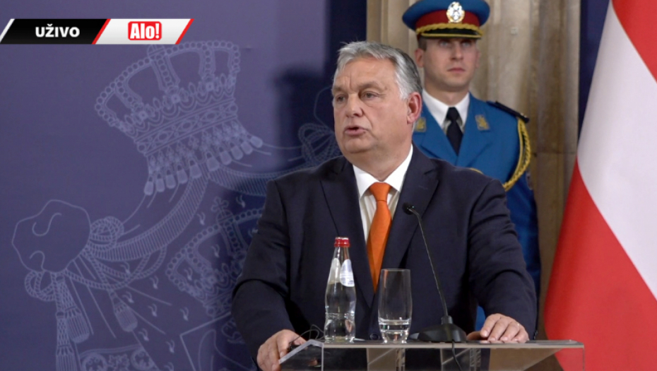 VUČIĆ ODLUČAN Uvek solidarnost sa izbeglicama, ali ne želimo da budemo parking za migrante (FOTO/VIDEO)