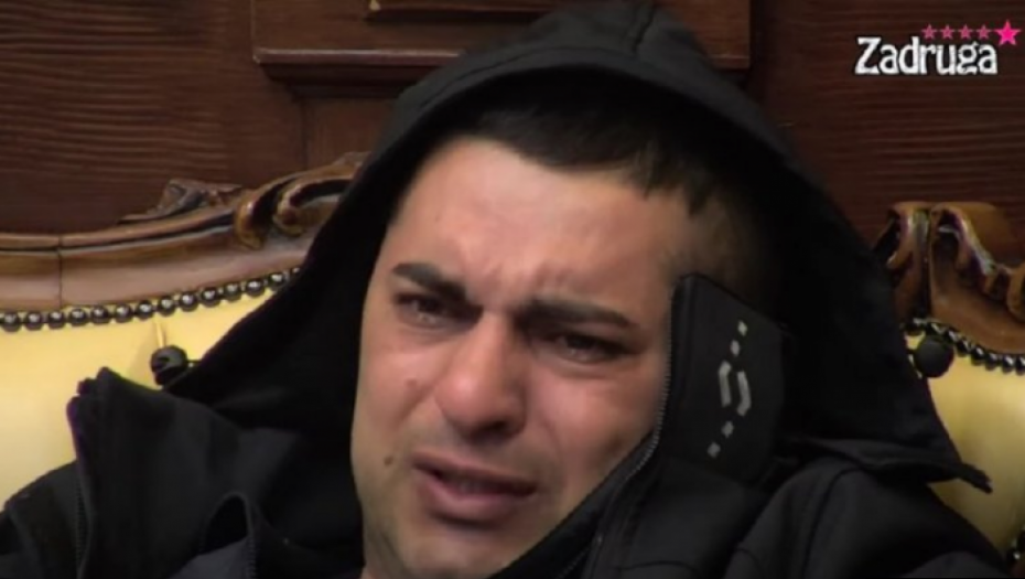 BEBICA PLAČE KAO KIŠA, NE MOŽE DA SE SMIRI Nenad se slomio od tuge, nikom ne želi da prizna šta mu radi Teodora