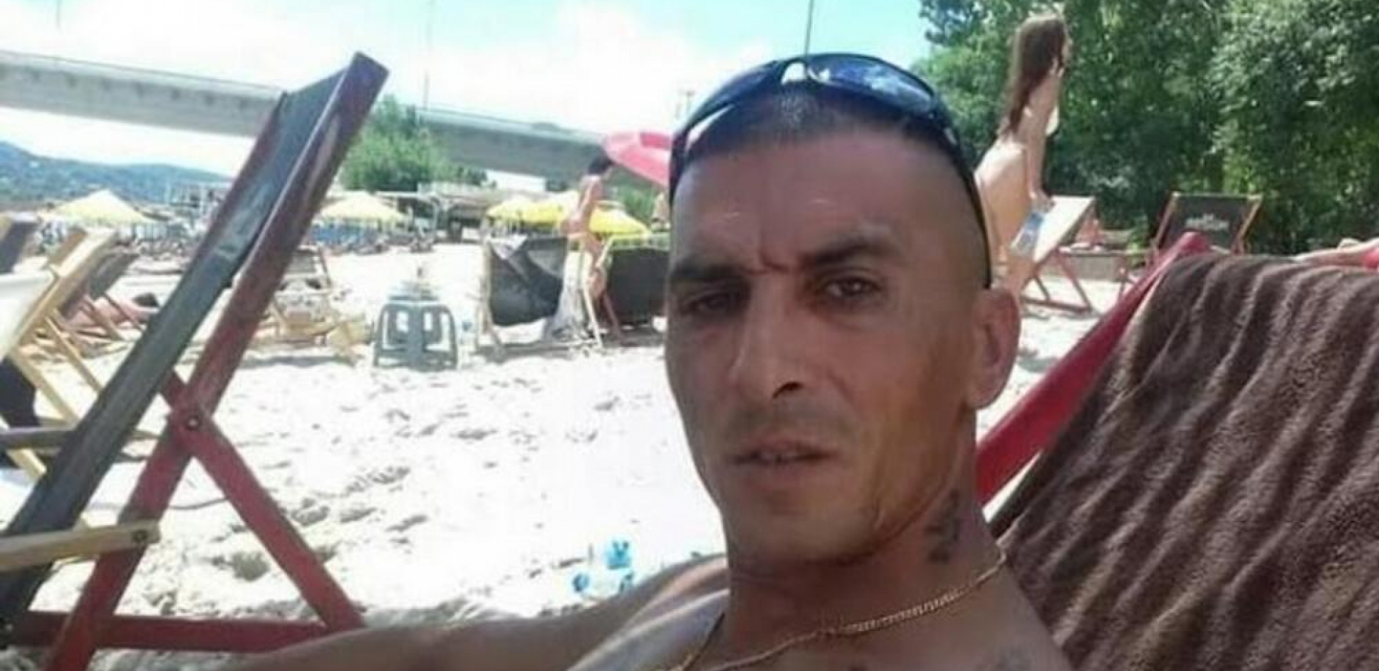 OVO JE MUŠKARAC KOJI JE POGINUO U NOVOM SADU Kolima se zabio u drvo i stradao na mestu, tinejdžerka povređena! (FOTO)