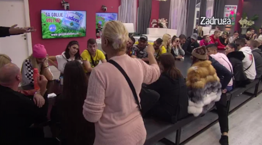 KAKO TE NIJE SRAMOTA? Zola žestoko uzvratio Bebici zbog vređanja njegove majke Bose