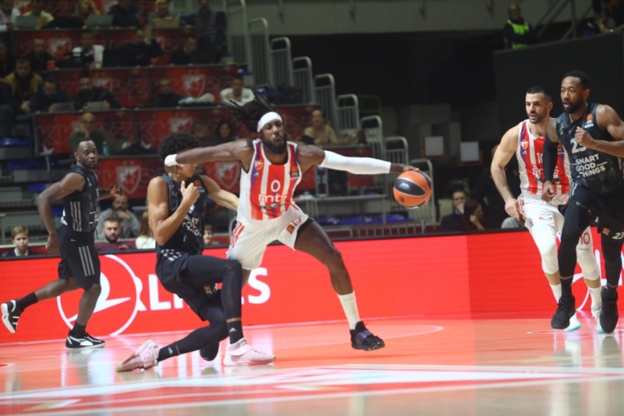 DRAMA PRIPALA ZVEZDI Crveno-beli umalo od gotovog napravili veresiju, izdigli se posle lošeg trećeg perioda i srušili Asvel na debiju Duška Ivanovića