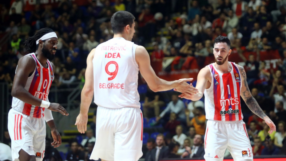 ZVEZDA KONAČNO SRUŠILA TRADICIJU Crveno-beli na krilima Vildoze i Nedovića slavili u Berlinu posle drame