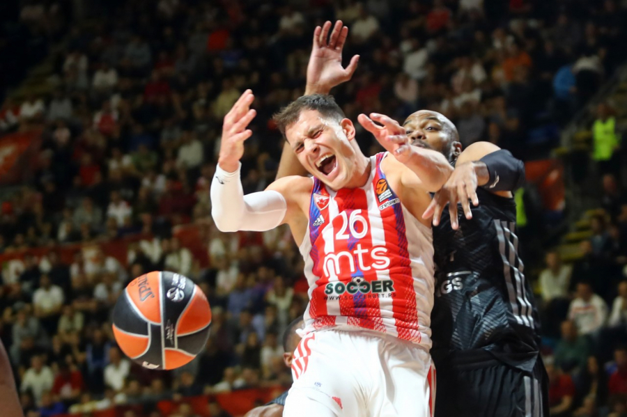 DRAMA PRIPALA ZVEZDI Crveno-beli umalo od gotovog napravili veresiju, izdigli se posle lošeg trećeg perioda i srušili Asvel na debiju Duška Ivanovića