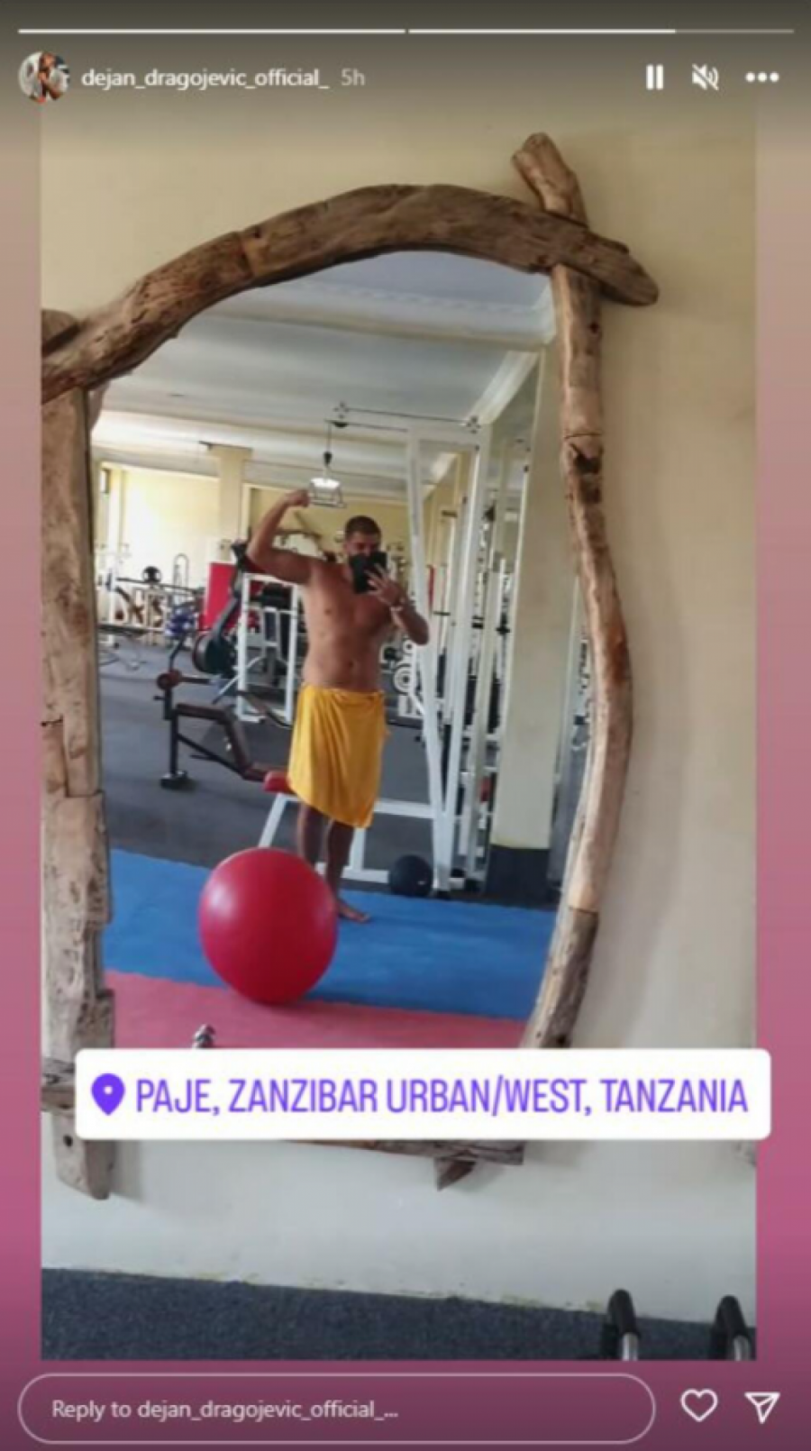 NIKADA BOLJE NIJE IZGLEDAO Dejan Dragojević otišao na Zanzibar, skinuo se i pokazao zmijsko telo