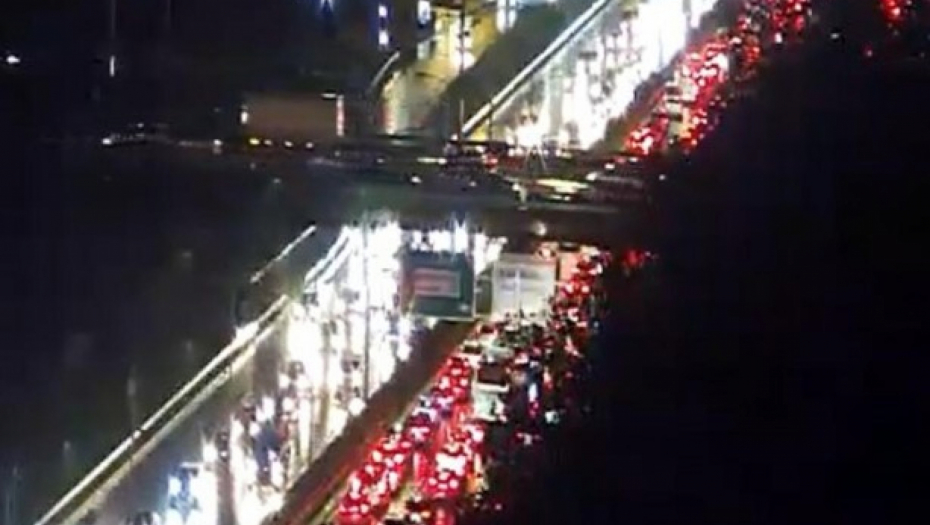 AUTO-PUT NA NOVOM BEOGRADU, FOTO: NAXI KAMERE