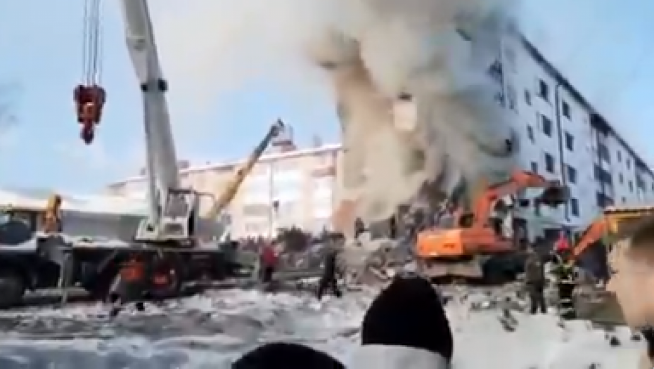 PRASAK KAO U VIDEO IGRICI Eksplozija gasa u kvartu Port Ričmond u Filadelfiji urušila tri kuće