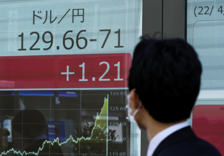 FINANSIJSKI SVET SE RUŠI KAO KULA OD KARATA Evropa bi mogla da se suoči sa dramatičnim posledicama - nisu samo banke u problemu!