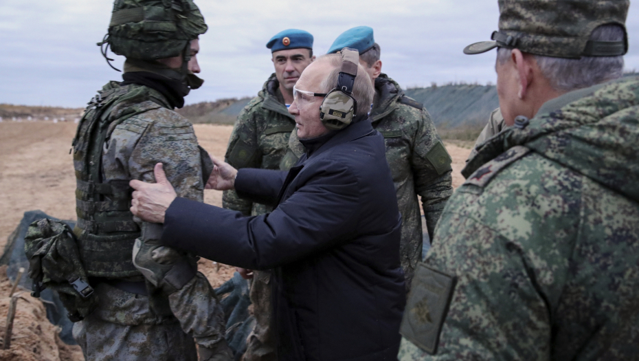 PUTIN U MARIJUPOLJU Dok ga Hag traži, ruski predsednik sve bliže linijama sukoba! (VIDEO)