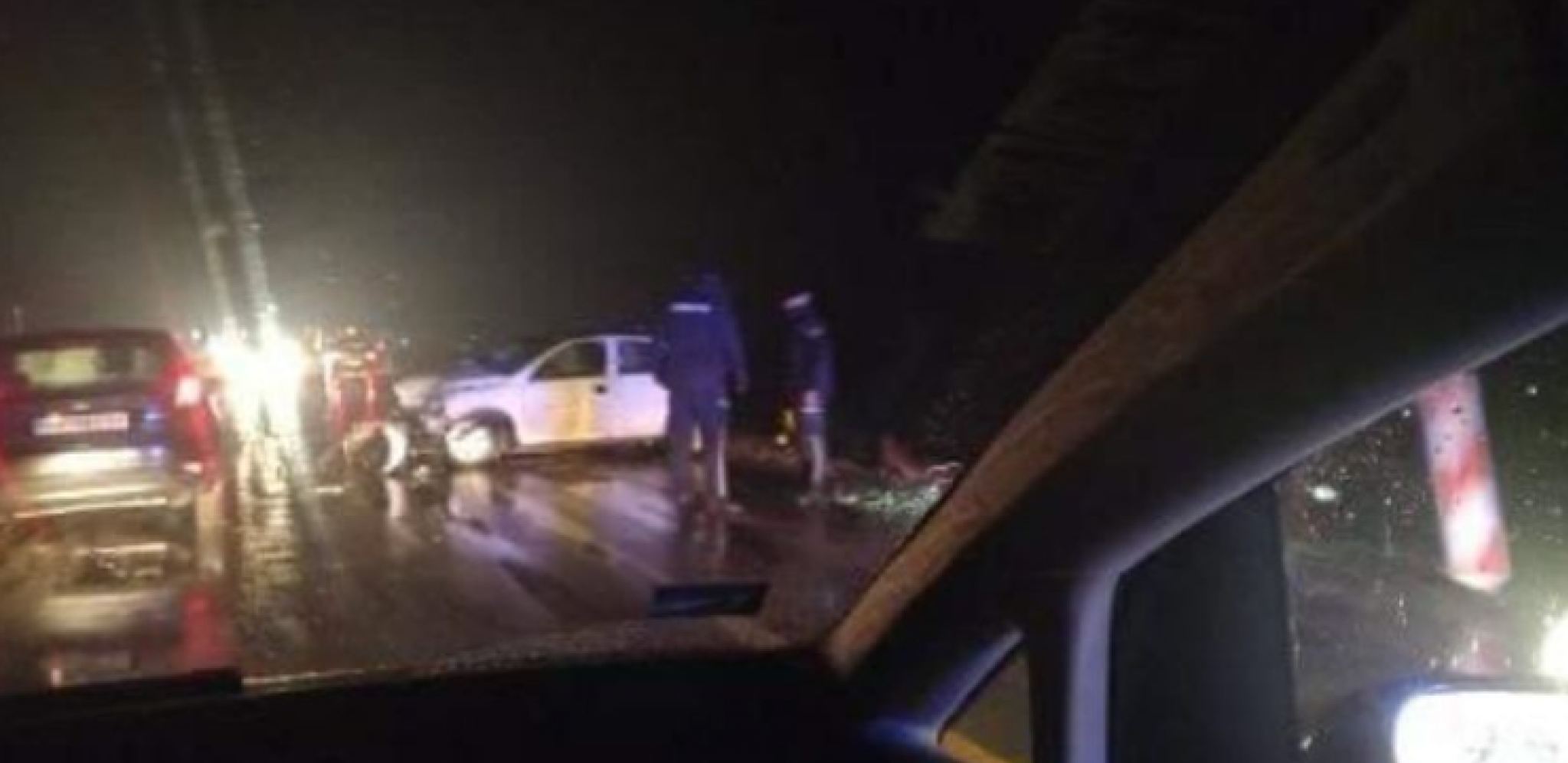 ZAKUCAO SE U PRIKOLICU PUNU DRVA Nesreća u okolini Aranđelovca, povređen vozač traktora