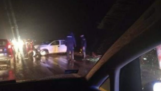 ZAKUCAO SE U PRIKOLICU PUNU DRVA Nesreća u okolini Aranđelovca, povređen vozač traktora