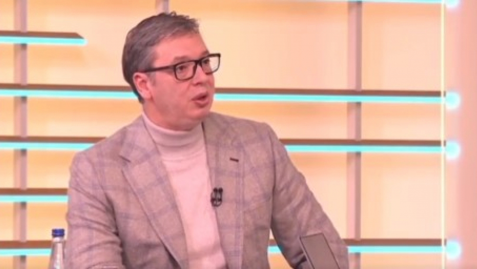 TVRDOGLAVO INSISTIRAM NA ZAŠTITI SRBIJE I SRPSKOG NARODA Vučić: Za politiku samostalne I slobodarske Srbije, a ne politiku kmetske duše! (VIDEO)