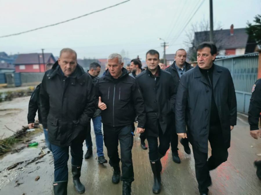 Ministar Gašić obišao poplavljena područja!