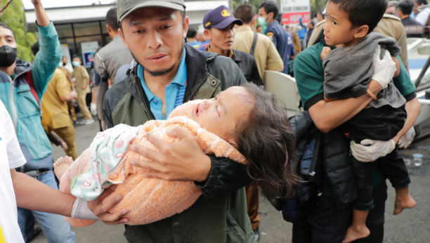 APOKALIPTIČNI SNIMCI IZ INDONEZIJE Na desetine mrtvih u razornom zemljotresu (VIDEO)
