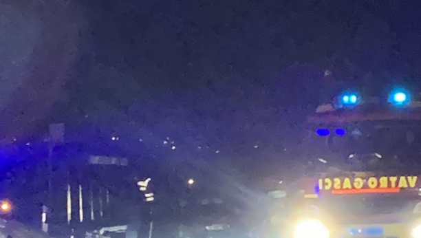 AUTOMOBIL NALETEO NA DEVOJČICU NA PEŠAČKOM PRELAZU Saobraćajna nesreća na Novom Beogradu