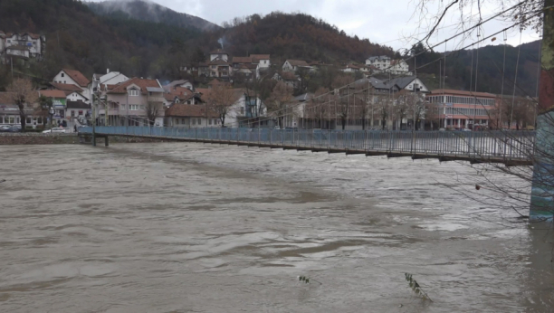 VAŽNO UPOZORENJE RHMZ, OGLASIO SE I MUP U ovim delovima Srbije je moguće izlivanje reka